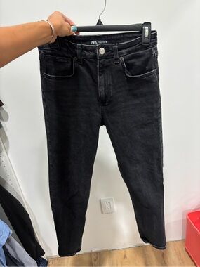 Zara Women's Black crop Jeans